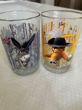 McDonalds Dreamworks Shrek Collector's Cup 2007
Set Of 2